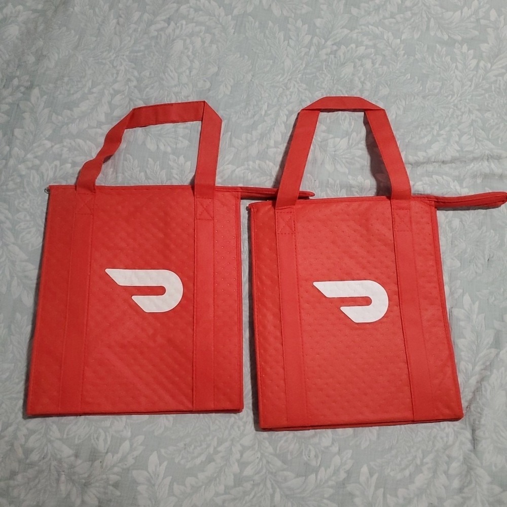 Lot of 2 New DOORDASH‎  13x15x9  Zippered Insulated Delivery Bag / Tote Red